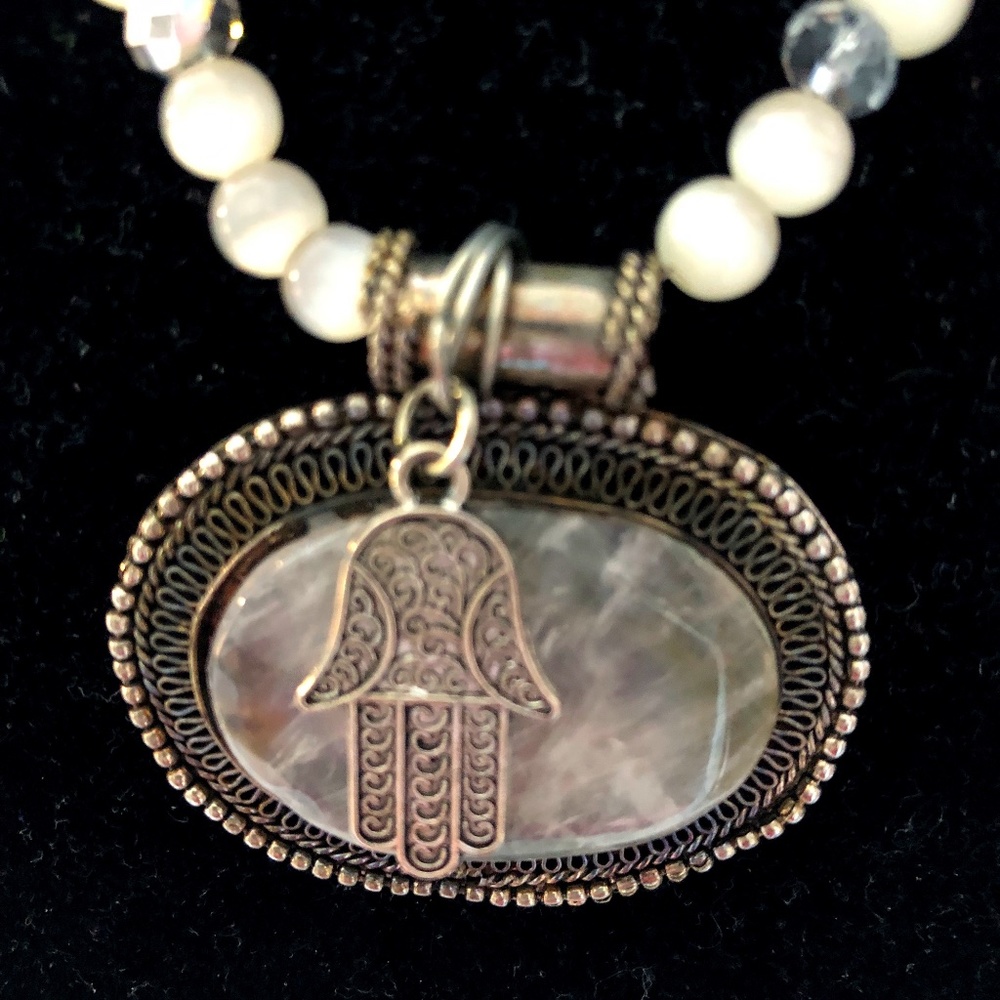 Pearl necklace with quarts beaded crystal pendant